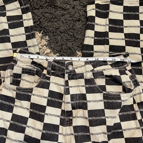 Pretty Little Thing Brown Checkerboard Branded Wide Leg Jeans - Picture 11 of 11